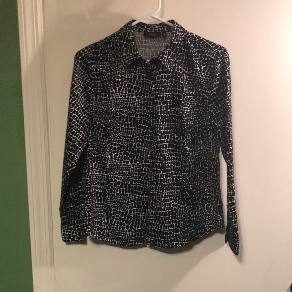 *CLEAR-OUT 3/18*APT. 9 ANIMAL PRINT BUTTONDOWN
